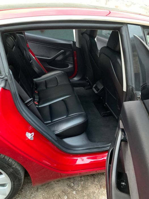 Tesla Model 3 Аренда авто Ниссан Лиф Leaf электро оренда машин