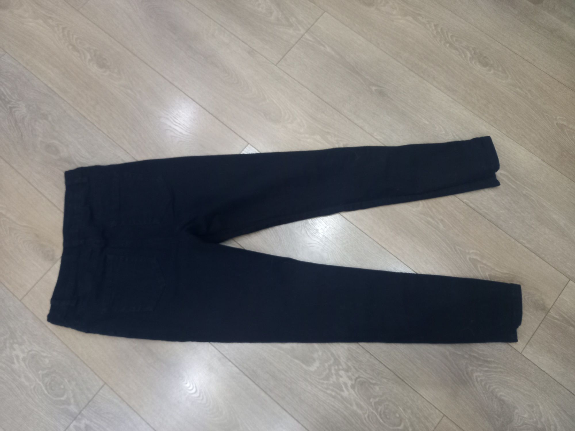 Spodnie czarne dzinsowe 152cm