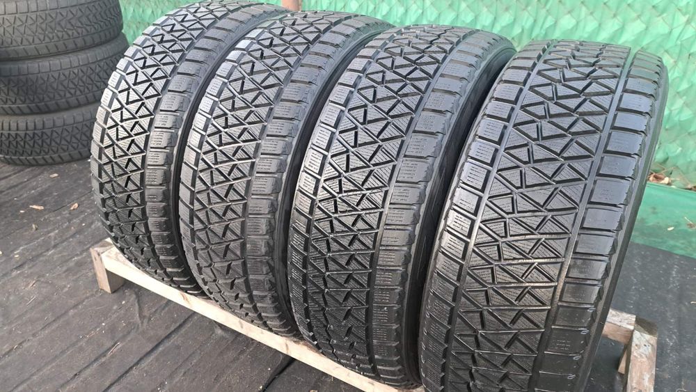 BRIDGESTONE BLIZZAK DM-V2 225 60 R18 зима комплект 8мм