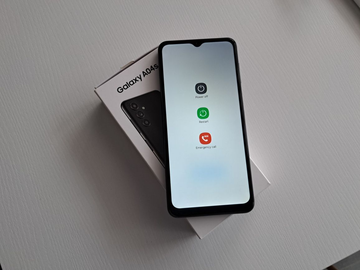 Smartfon Samsung Galaxy A04s+ładowarka, etui.Gwarancja.Wysyłka