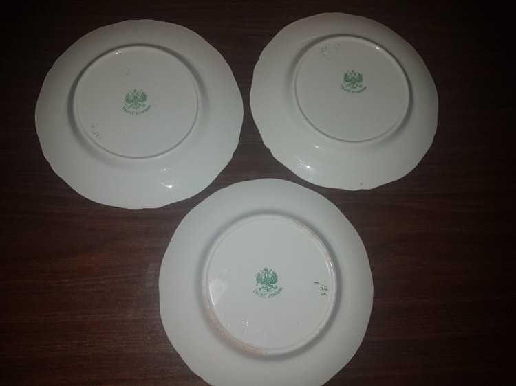 Фарфоровые тарелки  товарищества Кузнецова 19 века