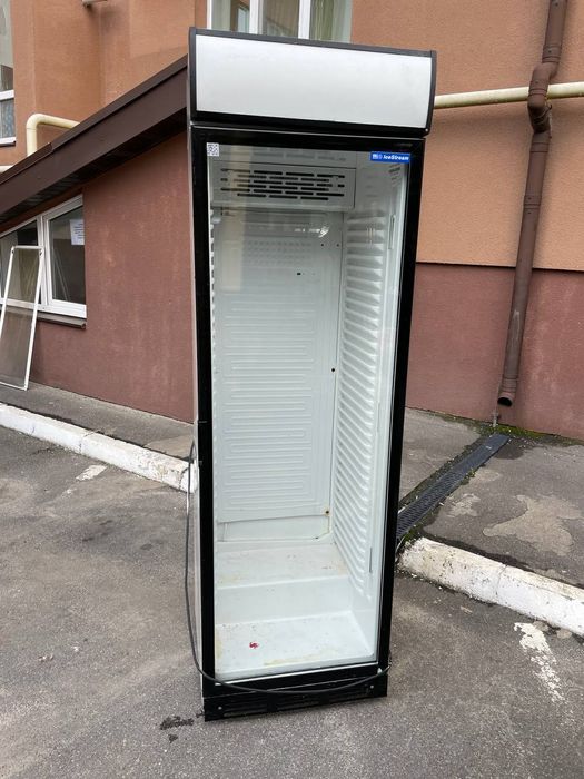 Холодильник в магазин