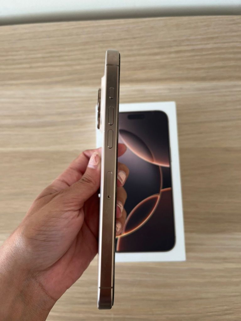 Iphone 16 pro max como novo