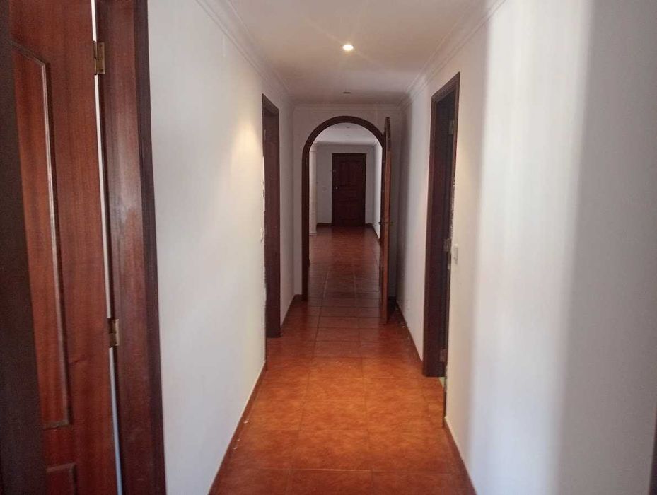 Arrendo apartamento T3 Próximo da estação do entroncamento.