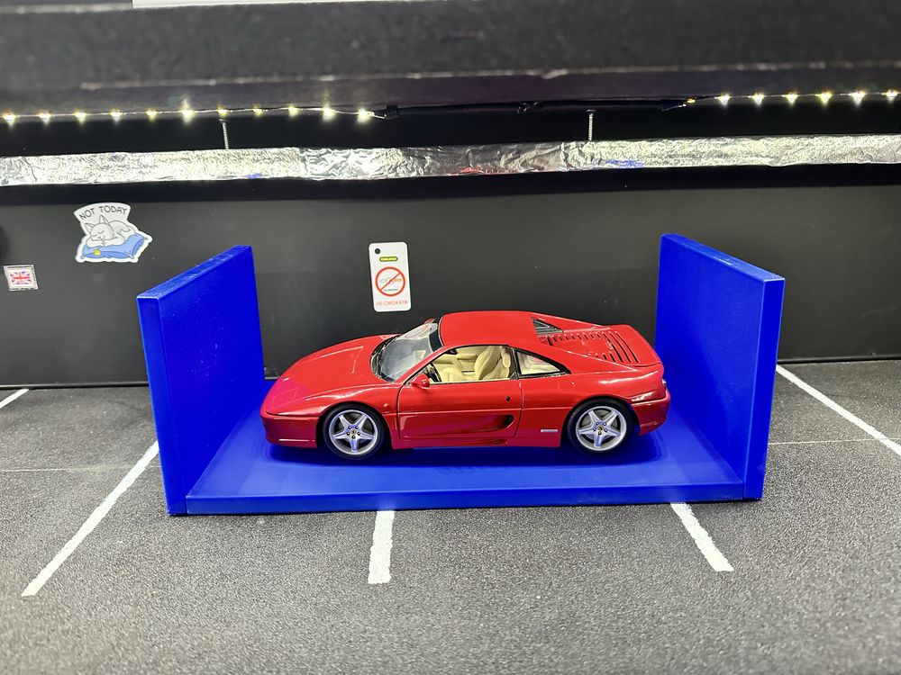 Модель Ferrari F355 berlinetta Ut Models 1:18