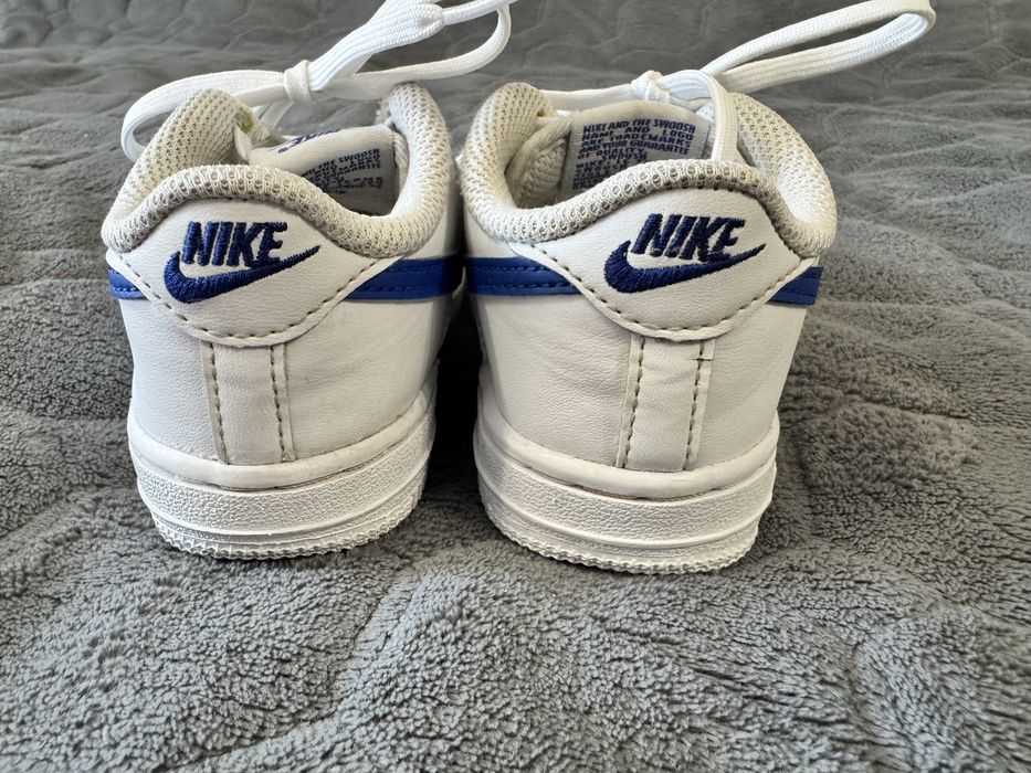 Проадам детские кроссовки Nike