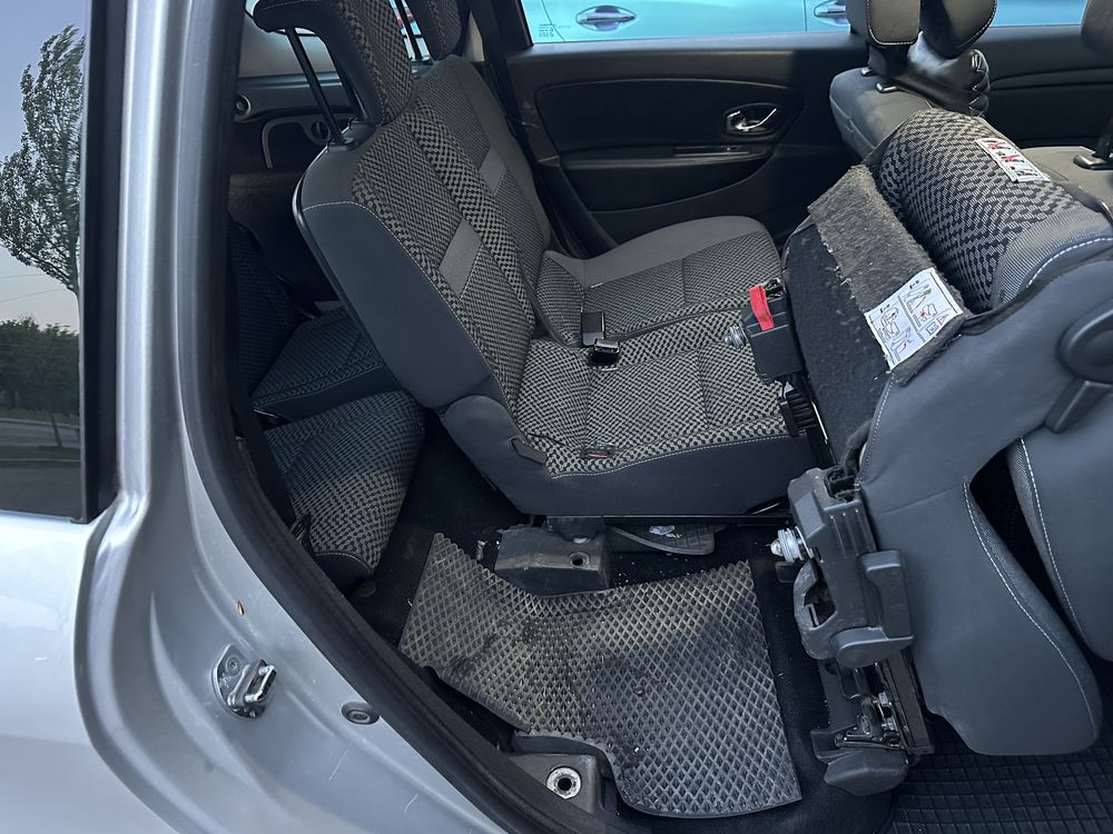 renault grand scenic 7 мест
