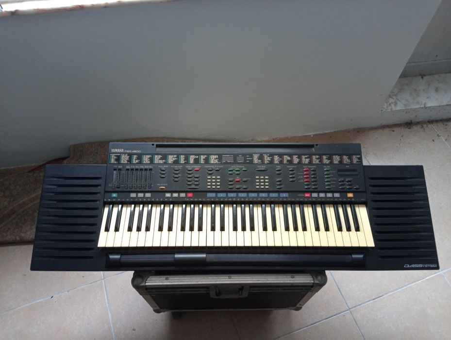 Yamaha PSR-4500 PCM/FM