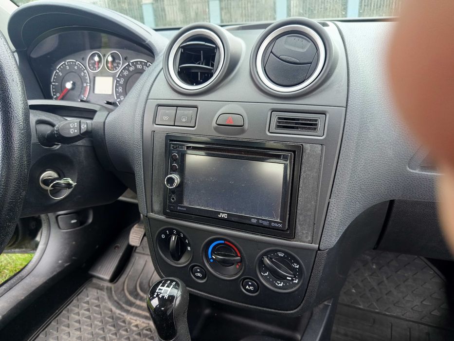 Fiesta mk6 1.3 benz bez rdzy z de