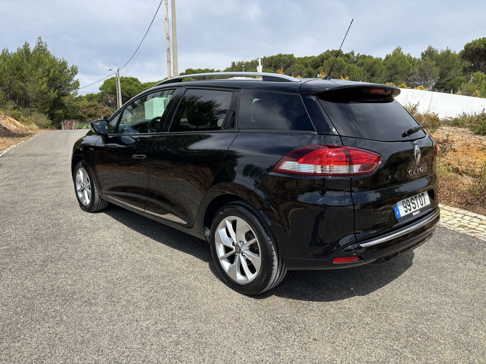 RENAULT CLIO 1.5 dCi Limited • 04/2017 • 130.000 Kms