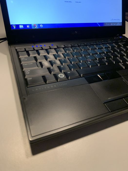 Komputer przenośny laptop DELL LATITUDE E4300 4GB RAM