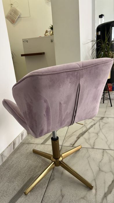 Krzesło kosmetyczne różowe