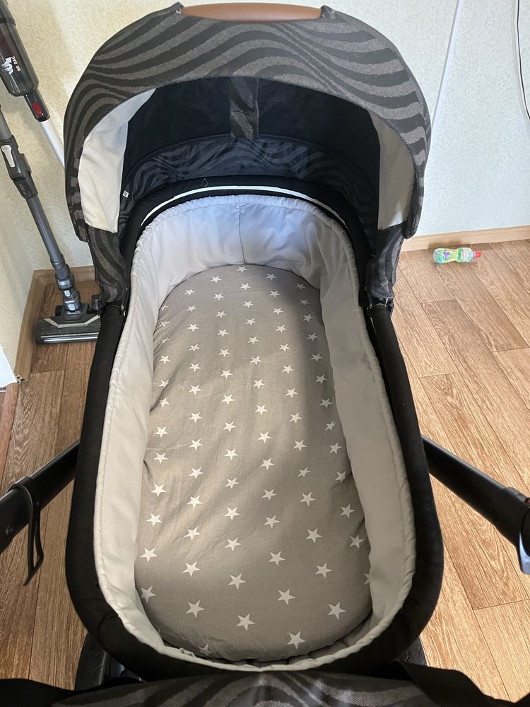 Коляска Roan Bloom 2в1