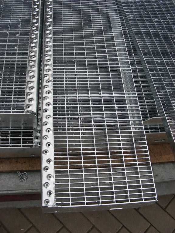 Nowość !! Stopnie metalowe drobne oczko 34x11 800x270mm /Gorlice!!
