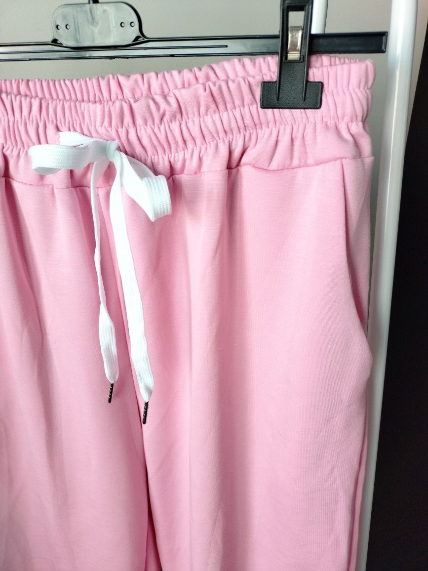 Włoski komplet masełko bluza spodnie print cukierkowy róż r.uni S-XL