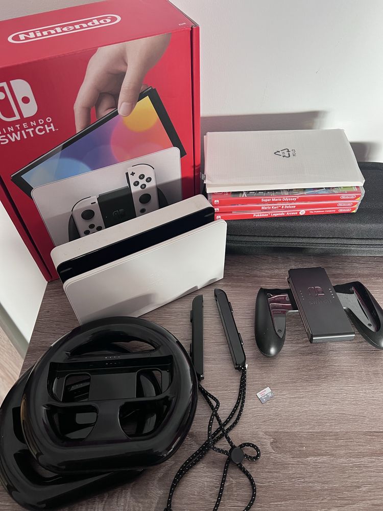 Nintendo Switch OLED + Pokémon Legends Arceus