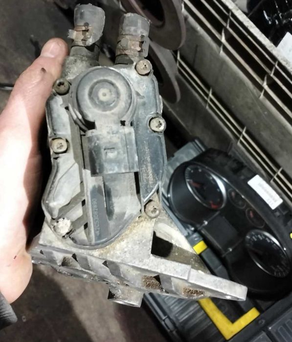 zawór EGR 2.0 FSI VW Golf V Jetta Passat