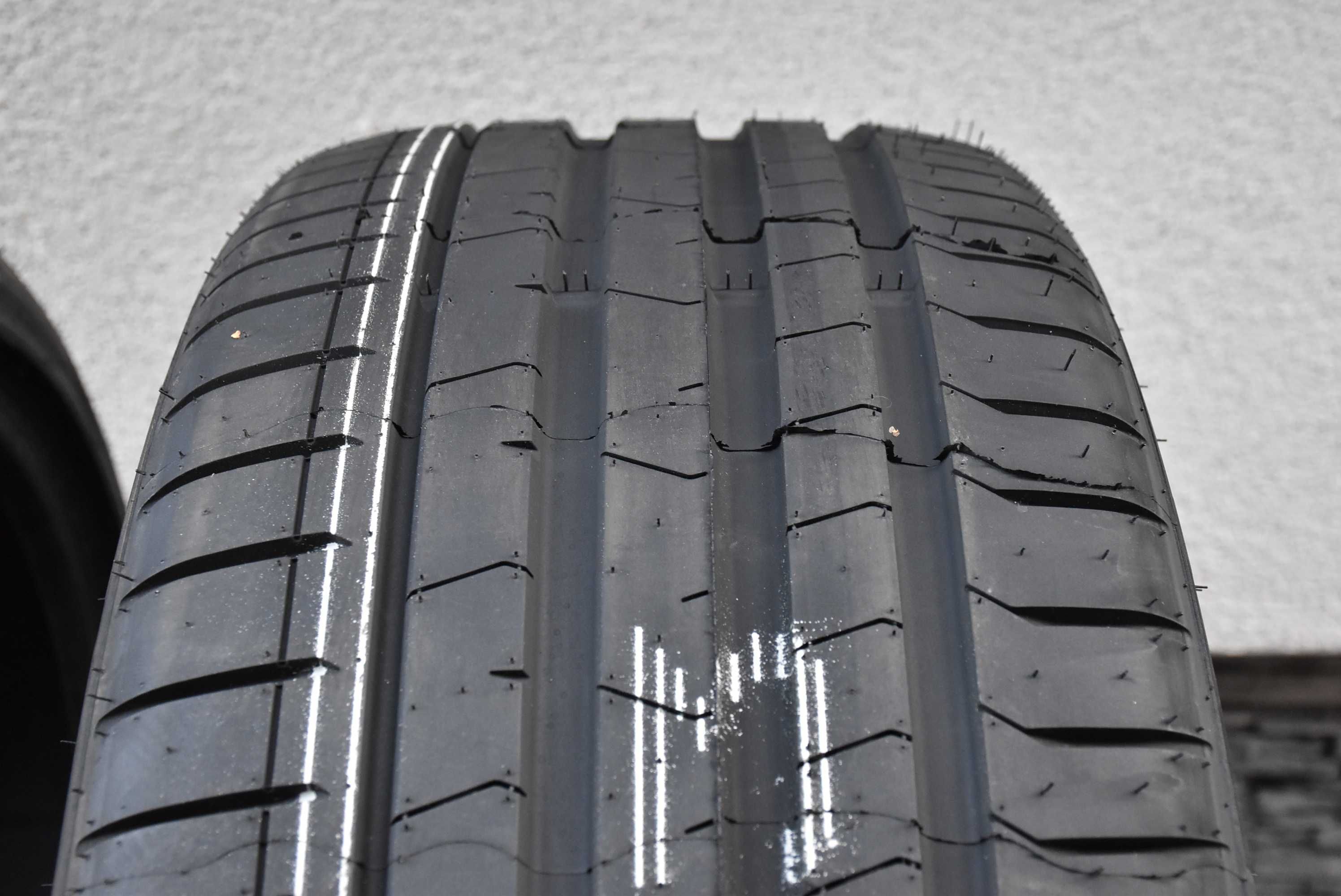 NOWE Pirelli P Zero PZ4 L.S. XL FR * 275/35R22 104Y dot22