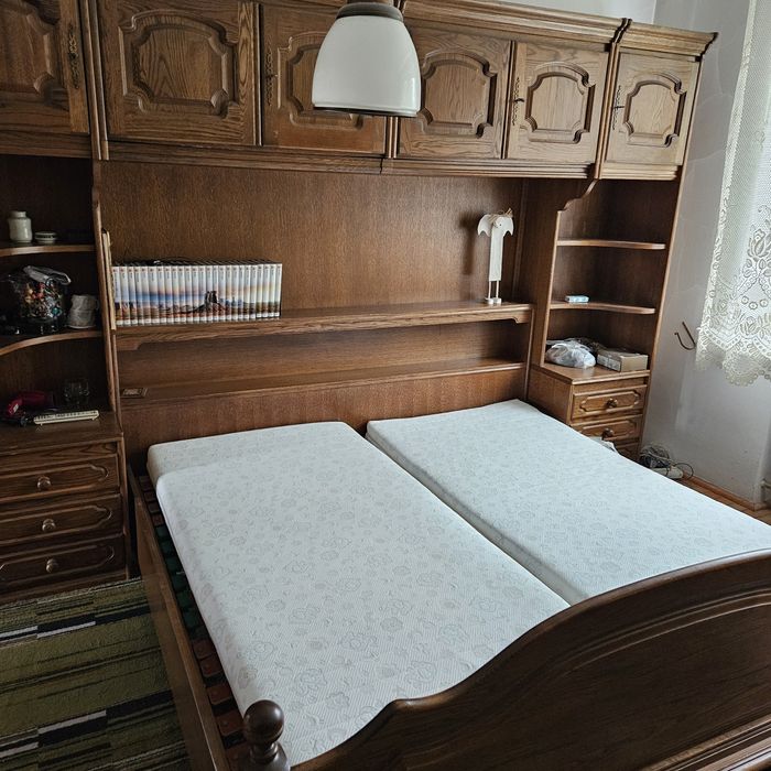 Łóżko podwójne i Meble komplet