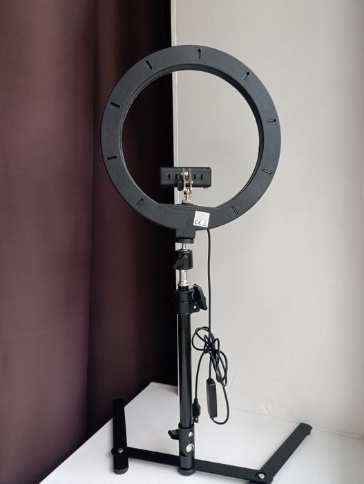 Кільцева лампа для фото і відеозйомки із регулюваним штативом
