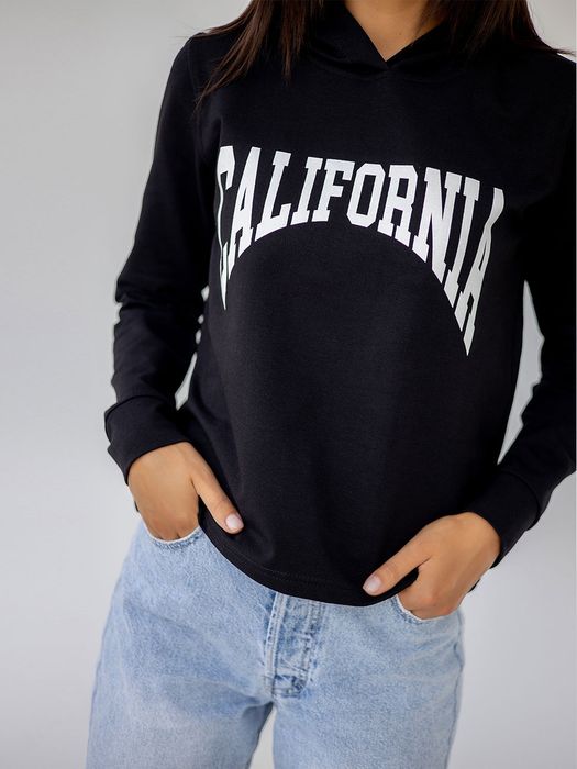 Худи черное с капюшоном от Vikamoda с надписью «CALIFORNIA», р. М