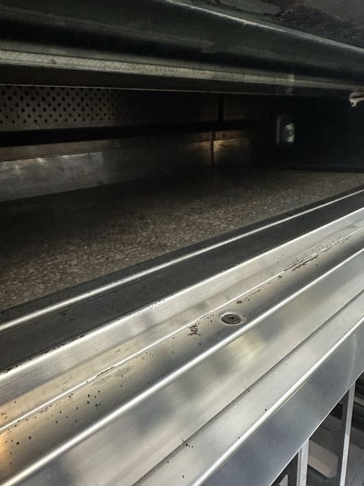 Forno de pizza Ramalhos com estante