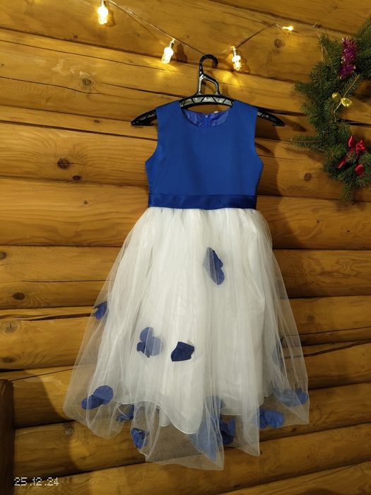Сукня святкова з пелюстками / плаття розмір 140