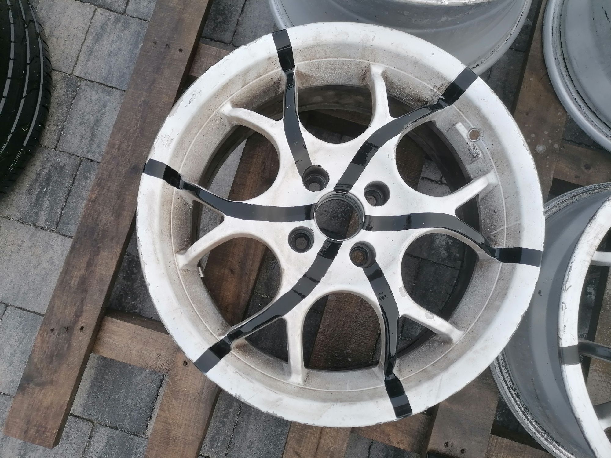 Borbet BS 16" 7,5/9J 4x100 rant do renowacji