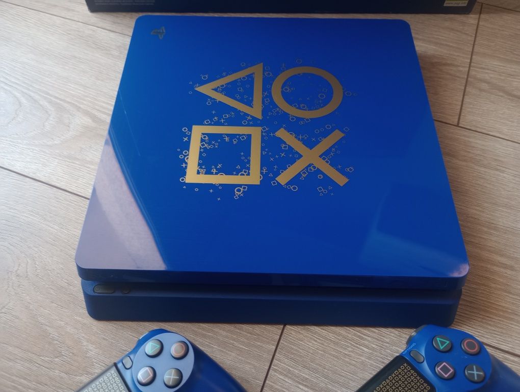 Konsola PS4 PlayStation4 Days of Play Limited Edition / SOFT 11.02