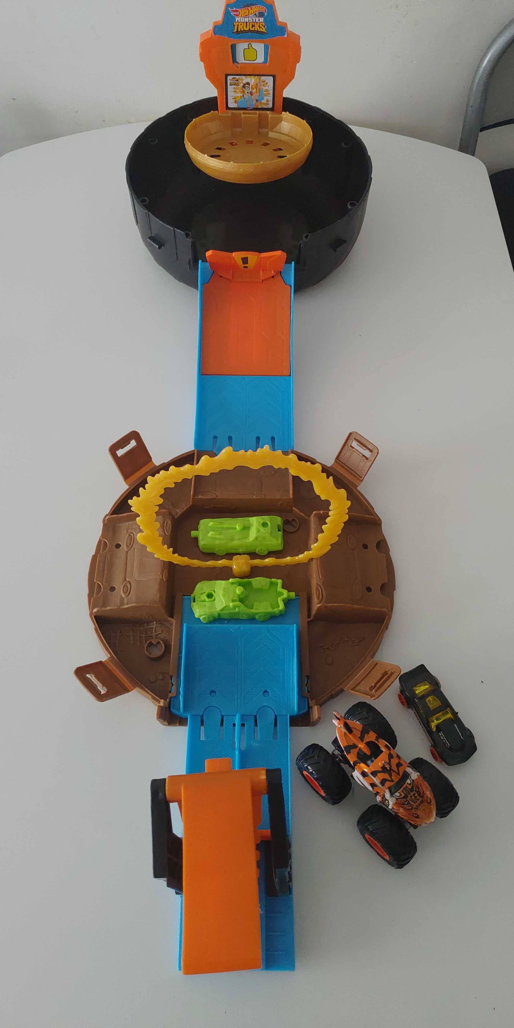 Pista Hot Wheels Monster Truck Stunt Fire