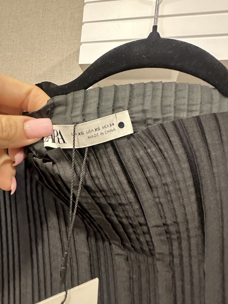 Костюм плиссированный Zara