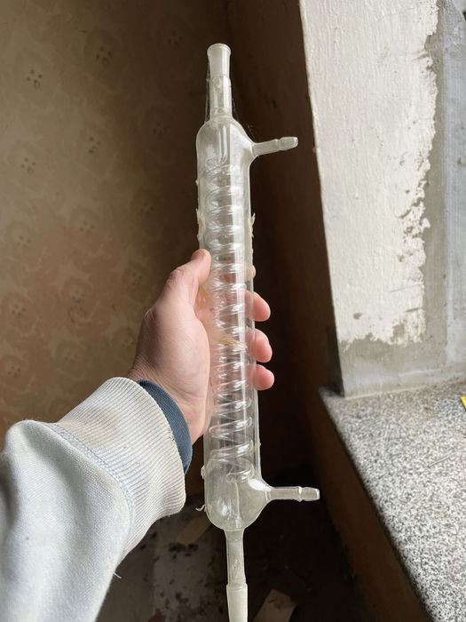 Лабораторний холодильник либиха