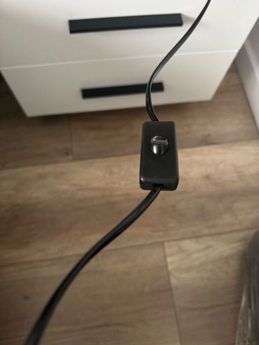 Lampa stołowa czarno-złota Agata