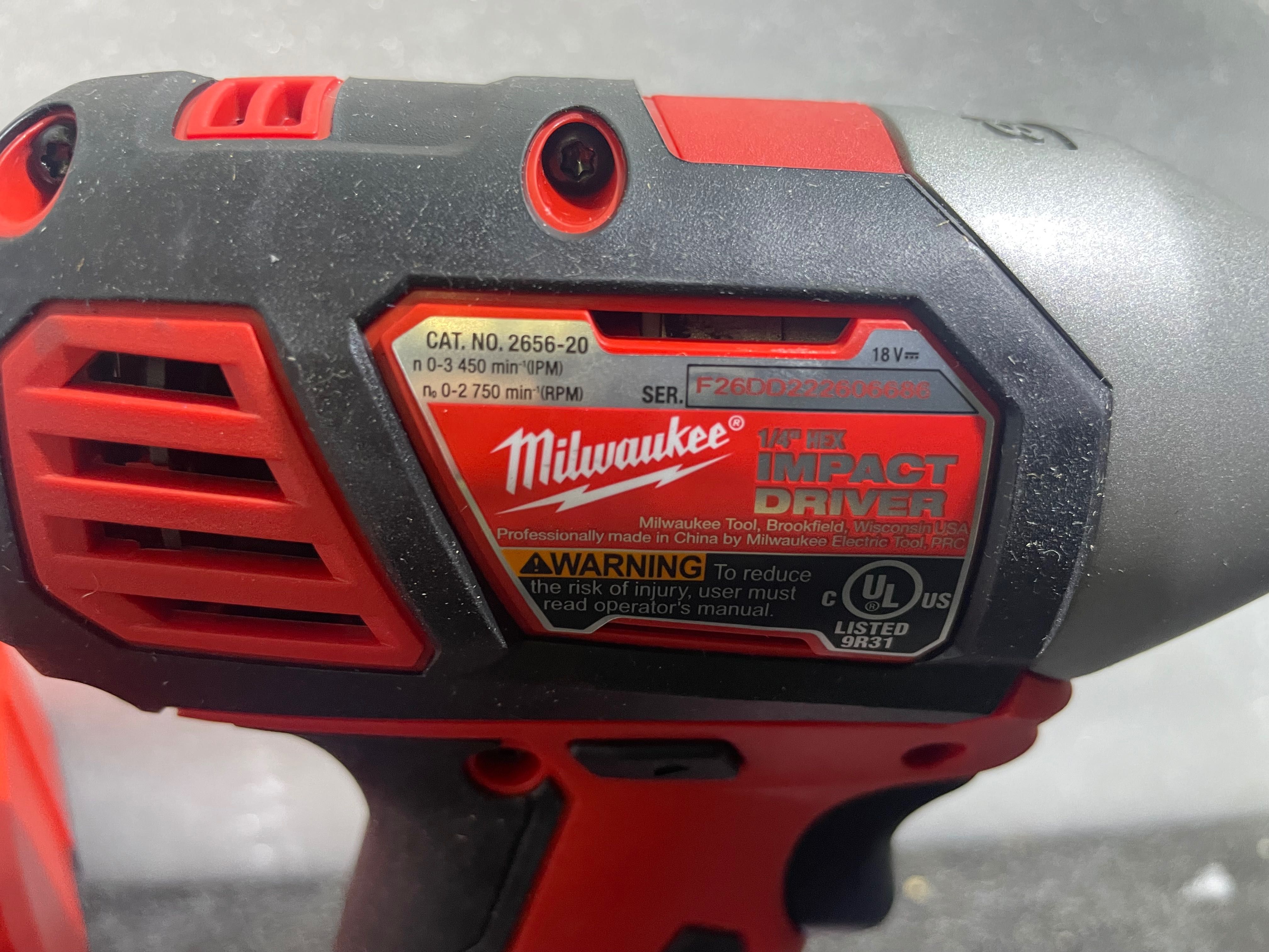 Ударний імпакт Milwaukee M18 2656-20 (комплект)