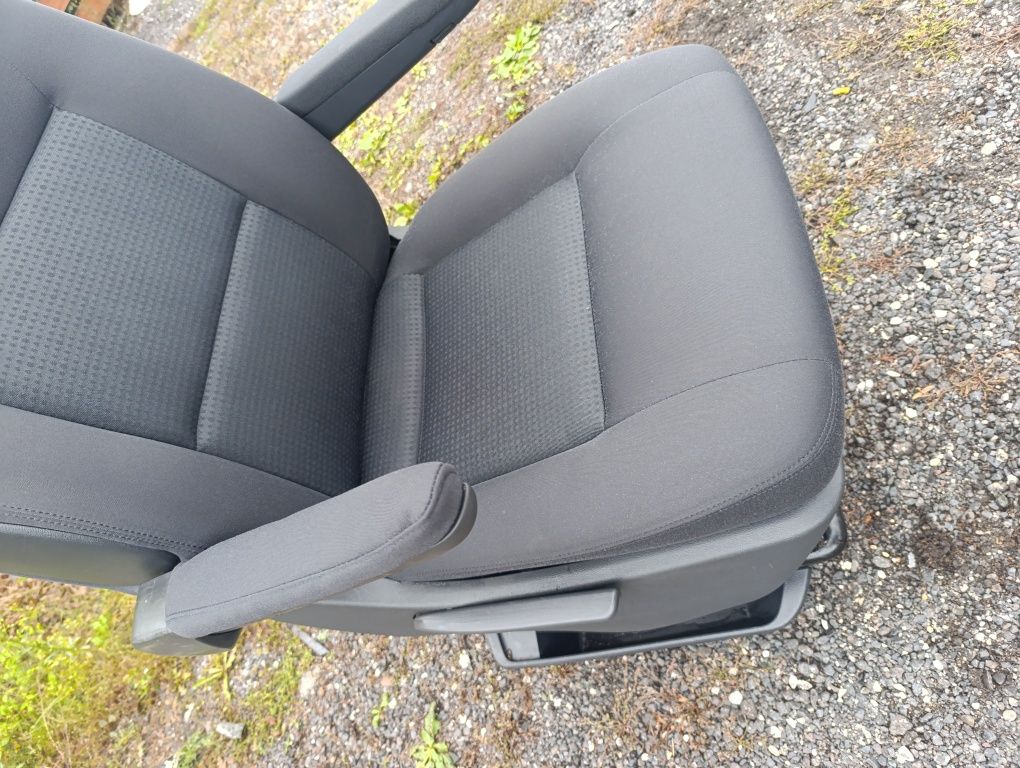 Fotel pasażera siedzenie pojedyncze z podłokietnikami VW t5 t6 czarny