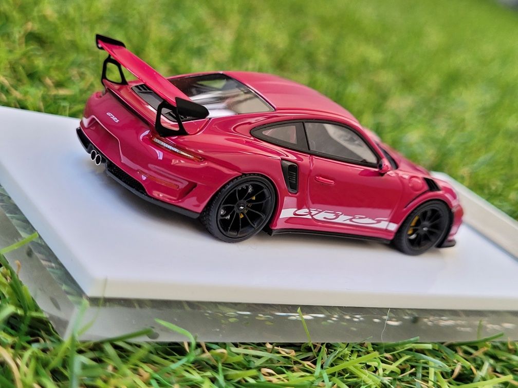 Porsche 911  gt2 rs 1:64 Fuelme hot wheels