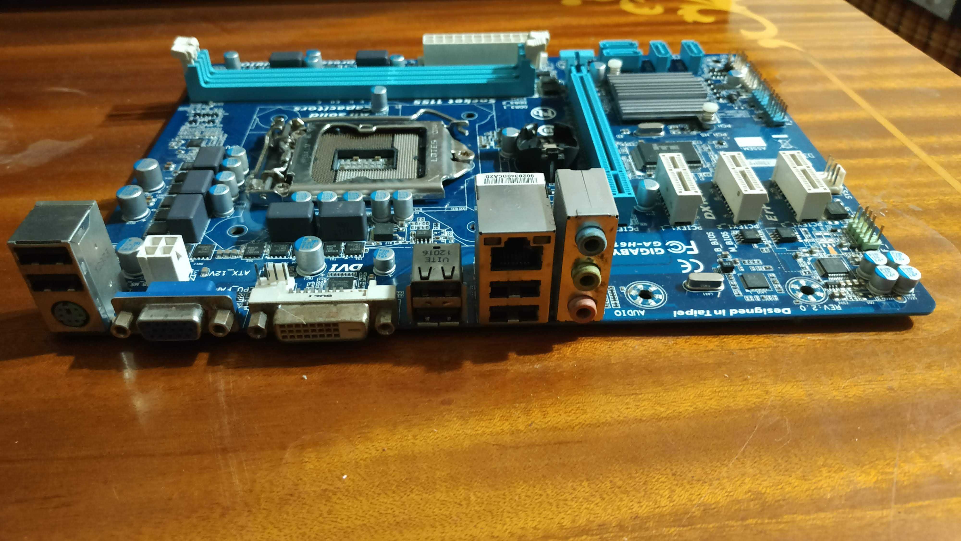 Продам 2 неробочі плати Gigabyte GA-H55M-S2H та GA-H61M-DS2V