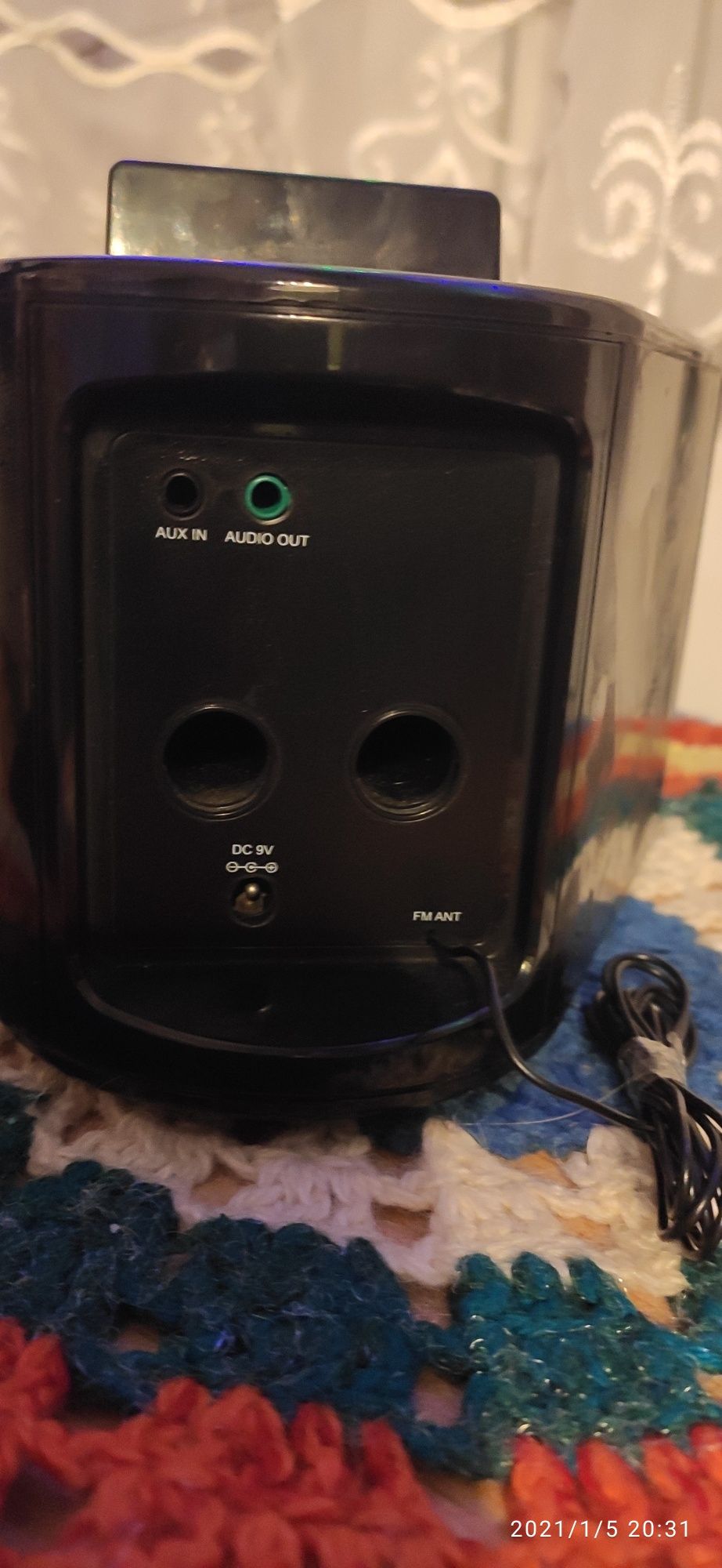 AUX, девайс, проигрыватель,радио, музыка