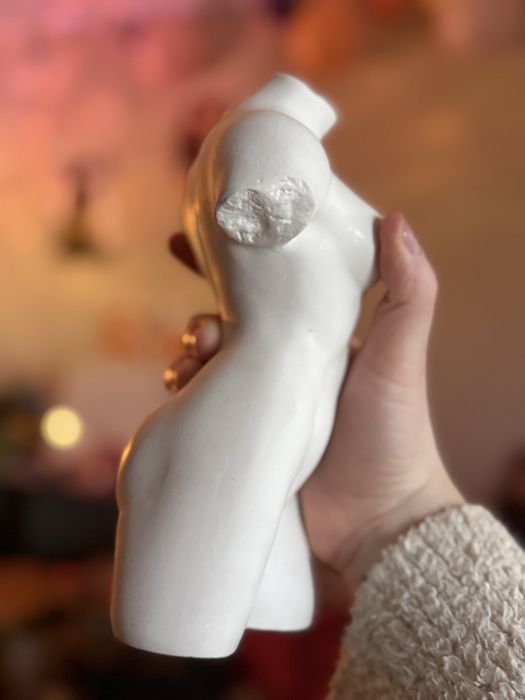 Фігурка з гіпсу жіноче тіло