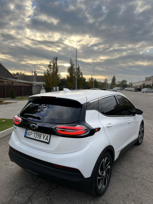 Bolt EV 2023 — 530 км хода и максимум технологий!