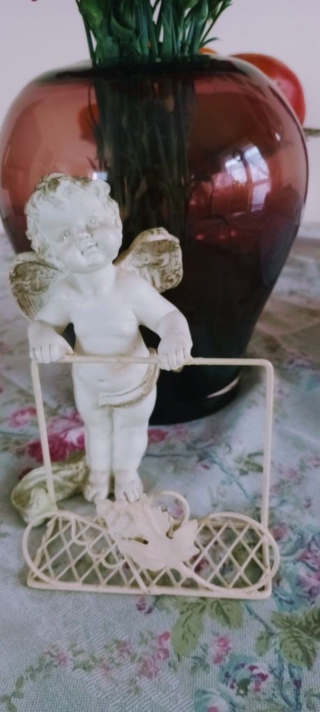 Śliczny serwetnik Bell deco
