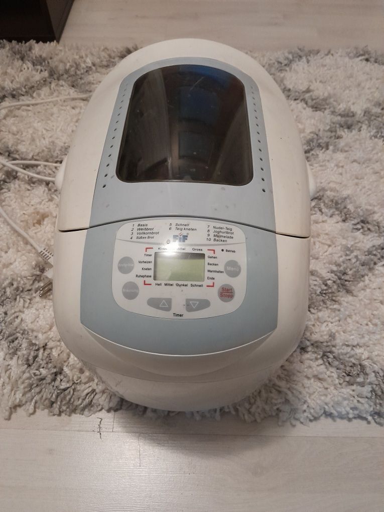 Robot do pieczenia chleba i ciasta