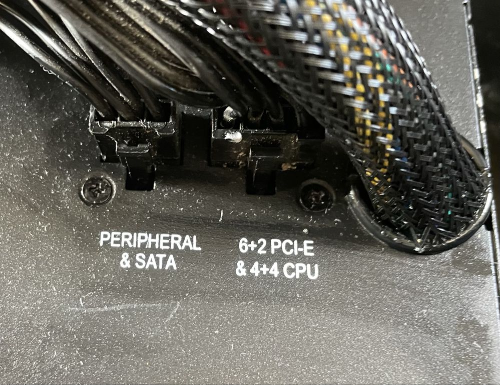 Zasilacz pól modularny Corsair CX 600M