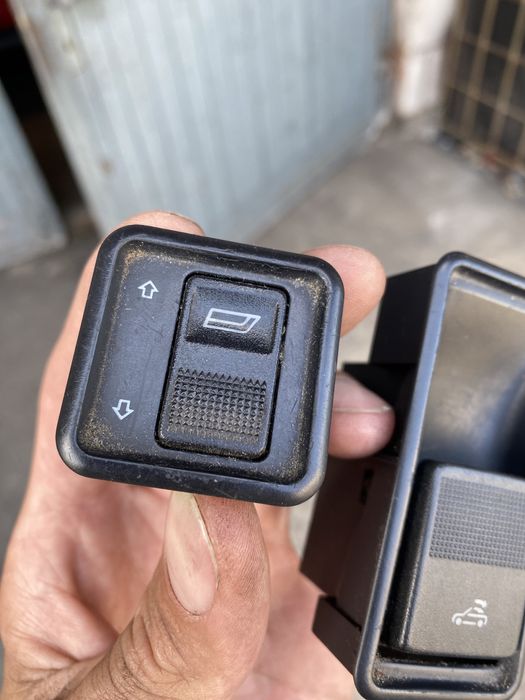 Audi cabrio b4 przycisk szyb centralny