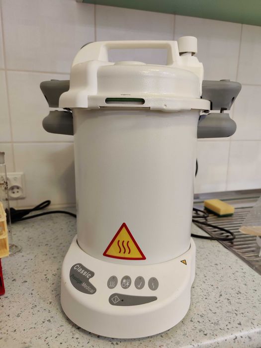 Autoklaw nablatowy, wyposażenie laboratorium