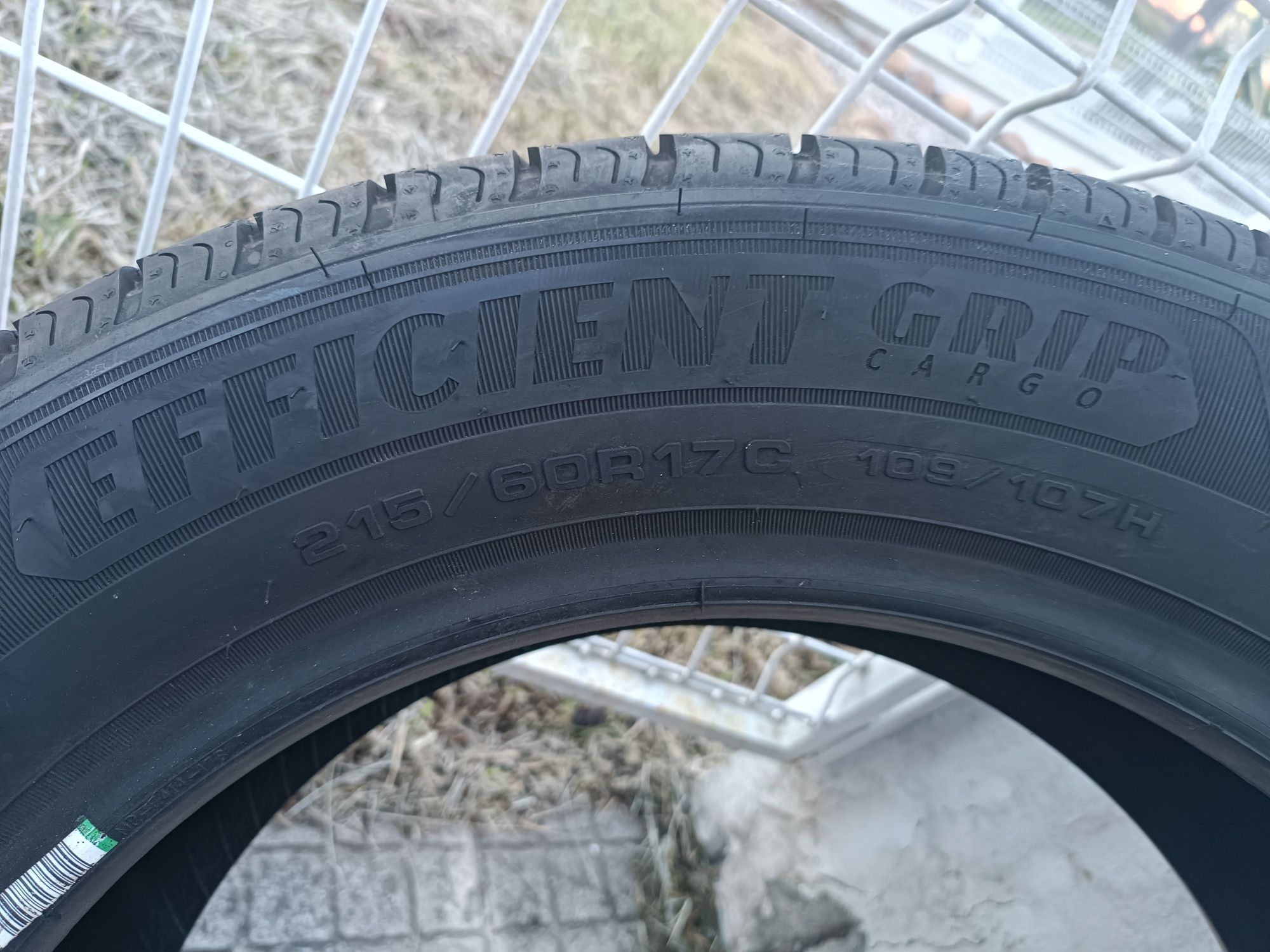 Novo Goodyear 215/60R17 C (Apenas 1 unidade)
55 €