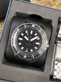 Zegarek Helm Vanuatu automat diver czarny WR300m