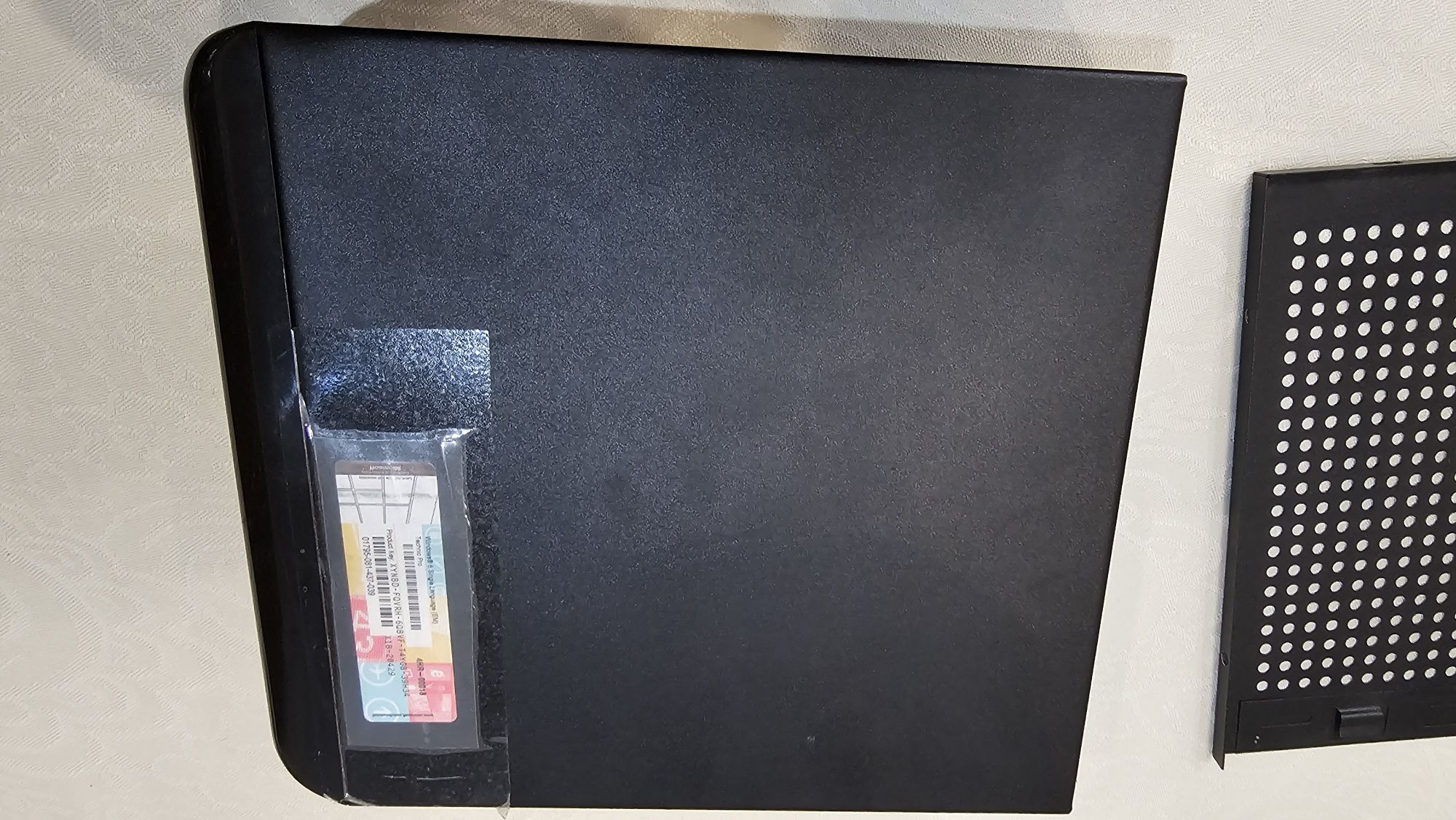 Корпус mini itx, дуже компактний.