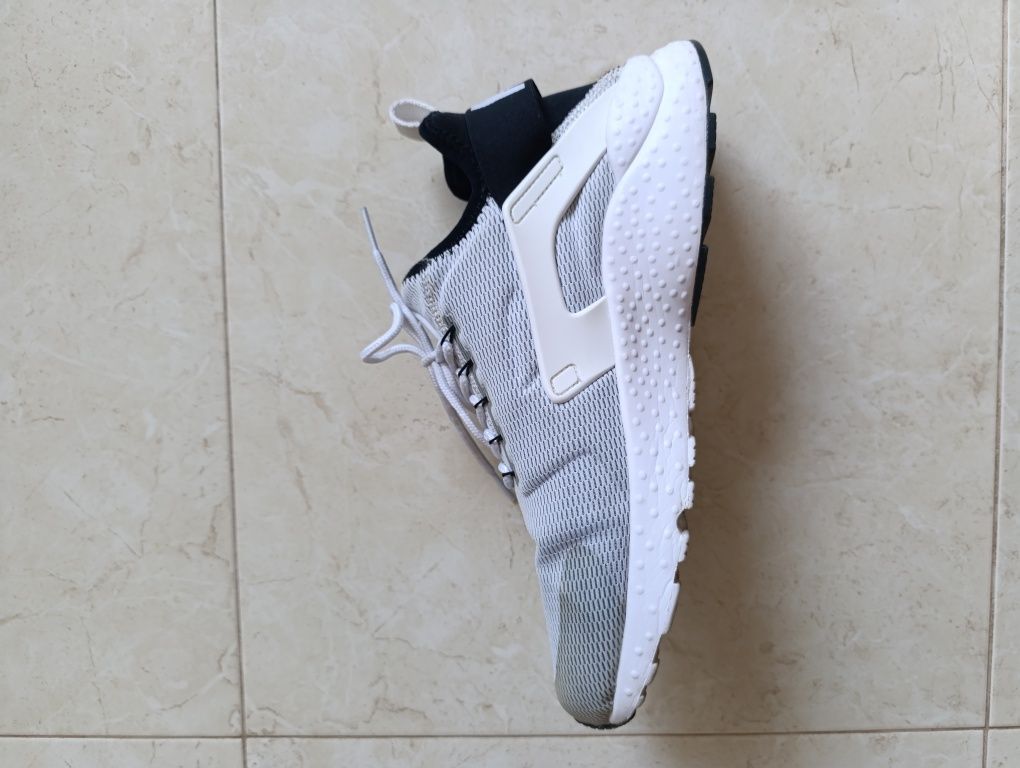 Tênis Nike Huarache