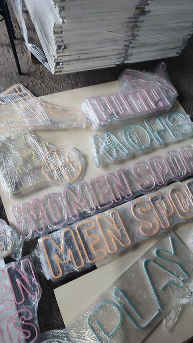 Неоновая реклама